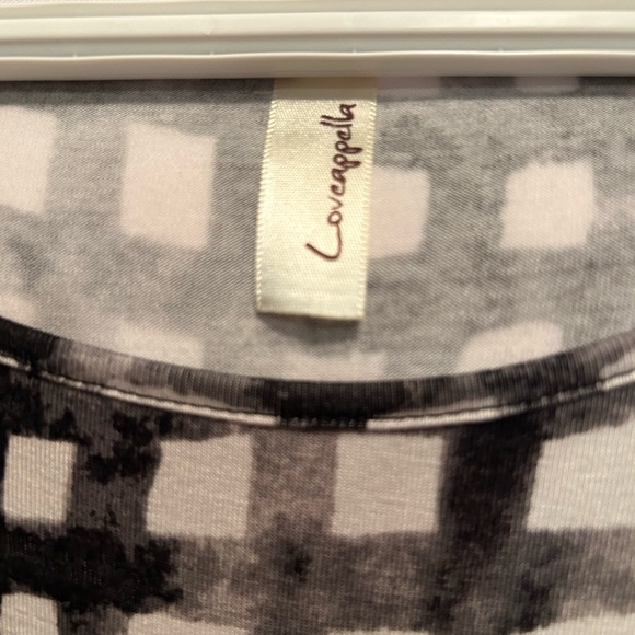 Soft light peek a boo shoulder - Picture 2 of 3